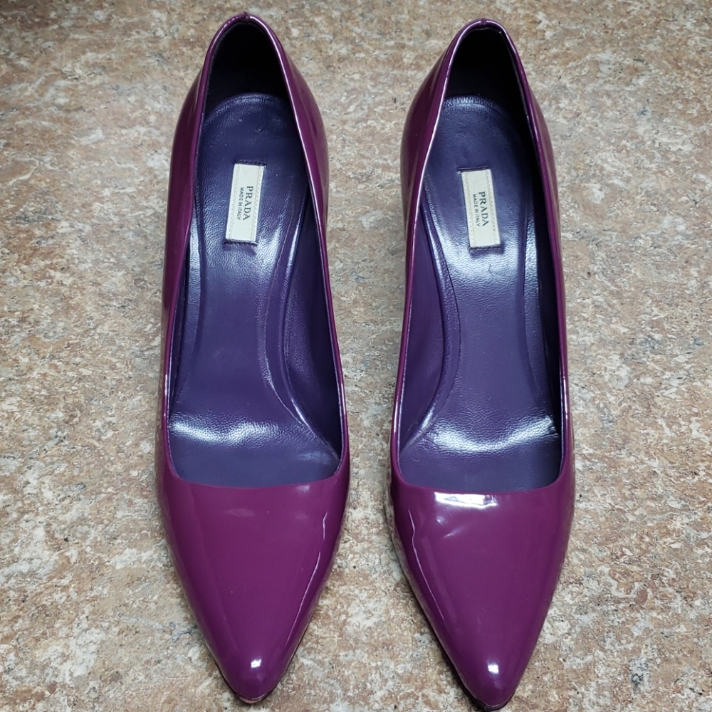 Prada fuschia pumps size 38 (US 8)